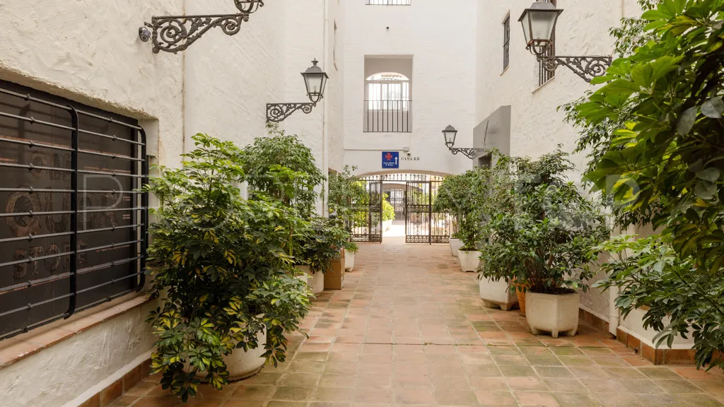 Marbella - Puerto Banus, local comercial a la venta