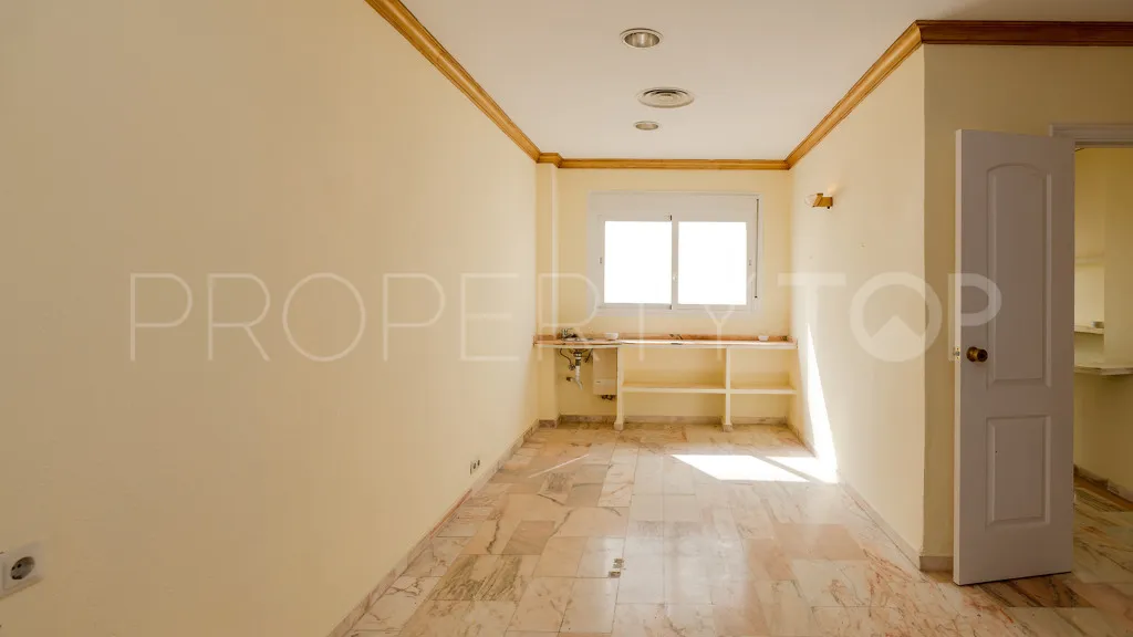 Marbella - Puerto Banus, local comercial a la venta