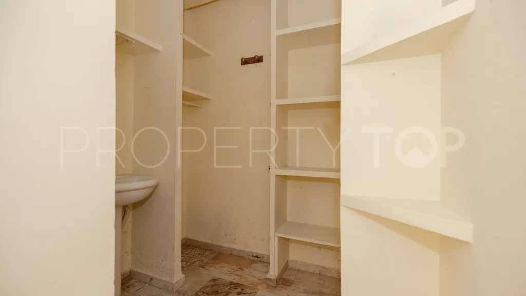 Marbella - Puerto Banus, local comercial a la venta