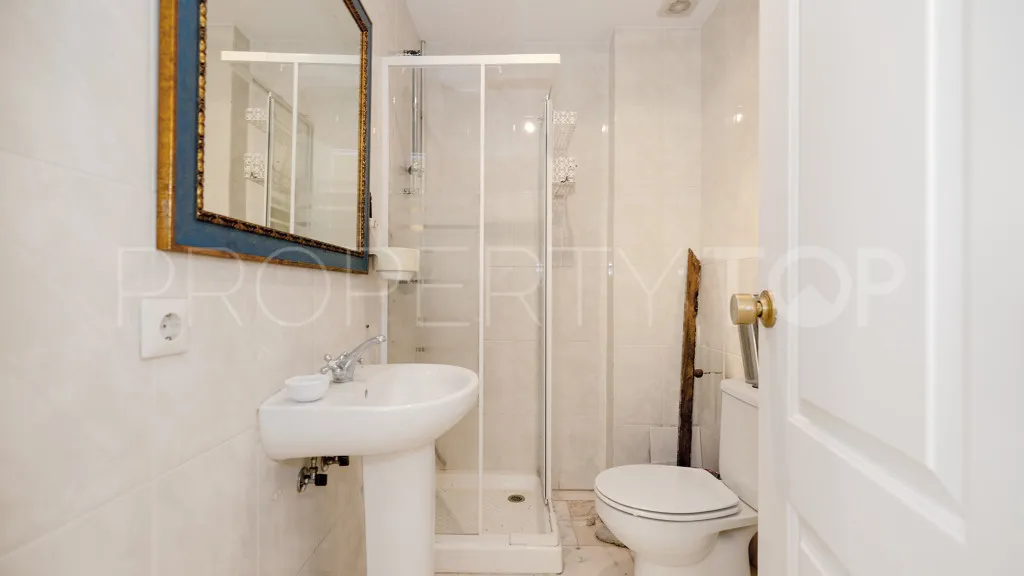 Marbella - Puerto Banus, local comercial a la venta