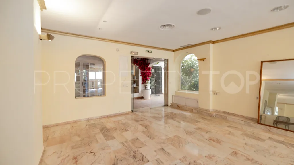Marbella - Puerto Banus, local comercial a la venta