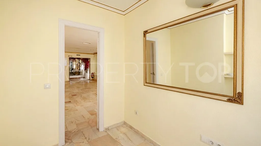 Marbella - Puerto Banus, local comercial a la venta
