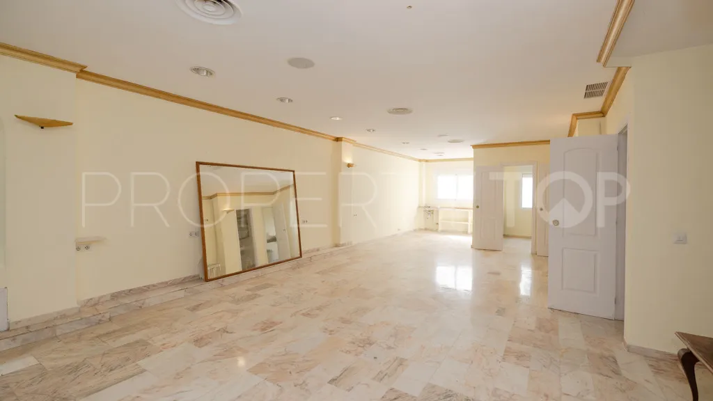 Marbella - Puerto Banus, local comercial a la venta