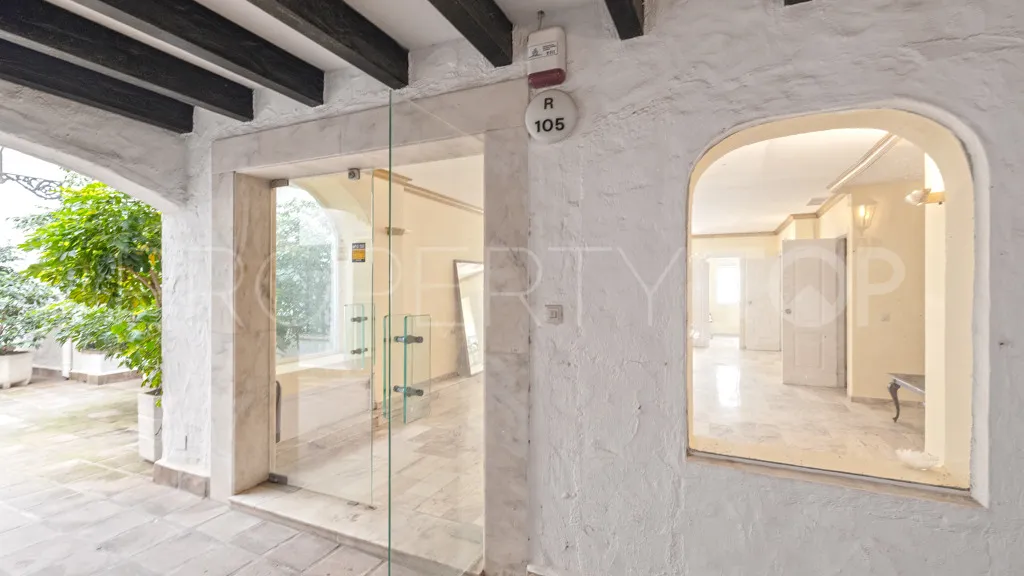 Marbella - Puerto Banus, local comercial a la venta