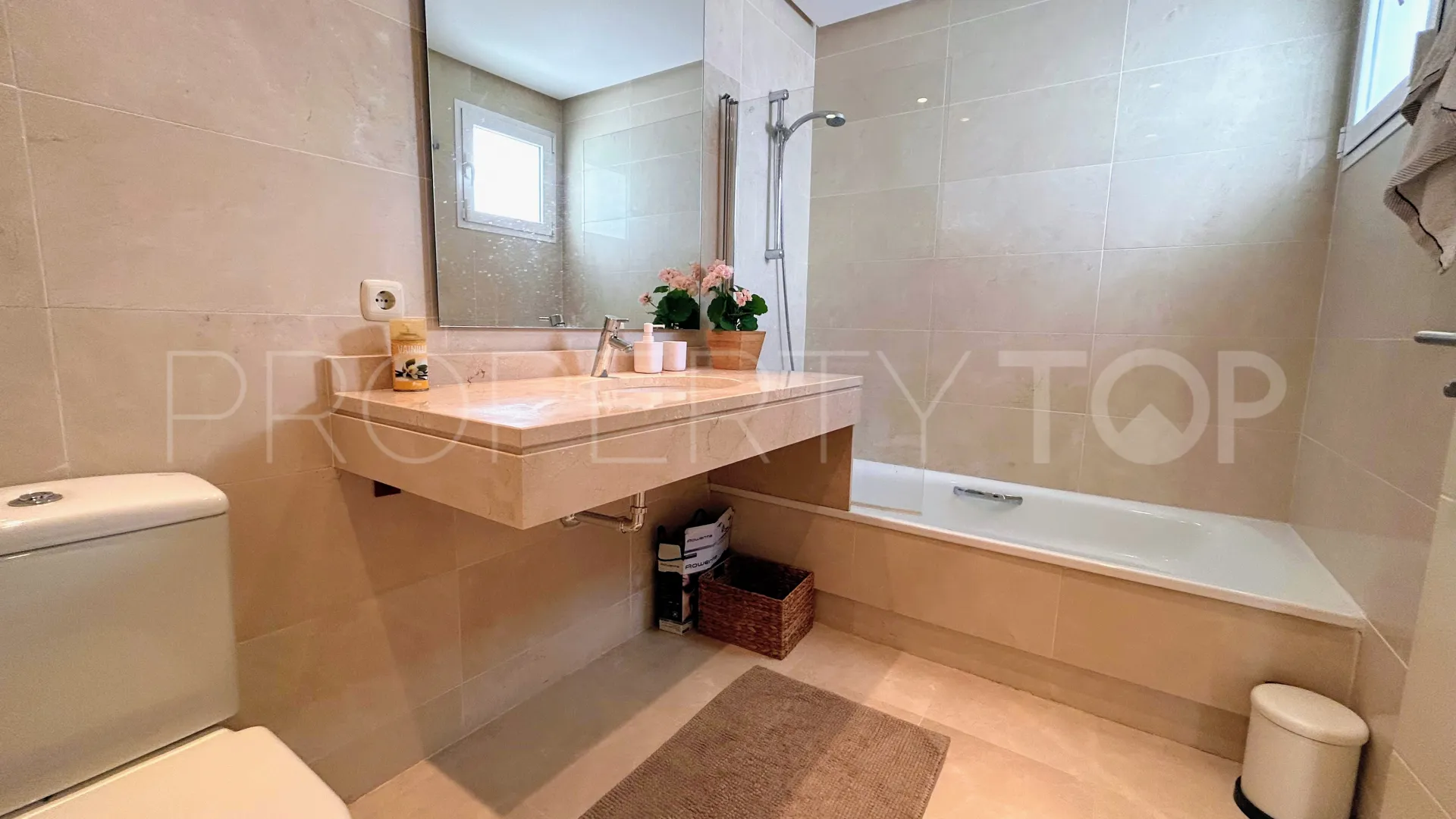 Ático en venta en Alcazaba Lagoon de 2 dormitorios