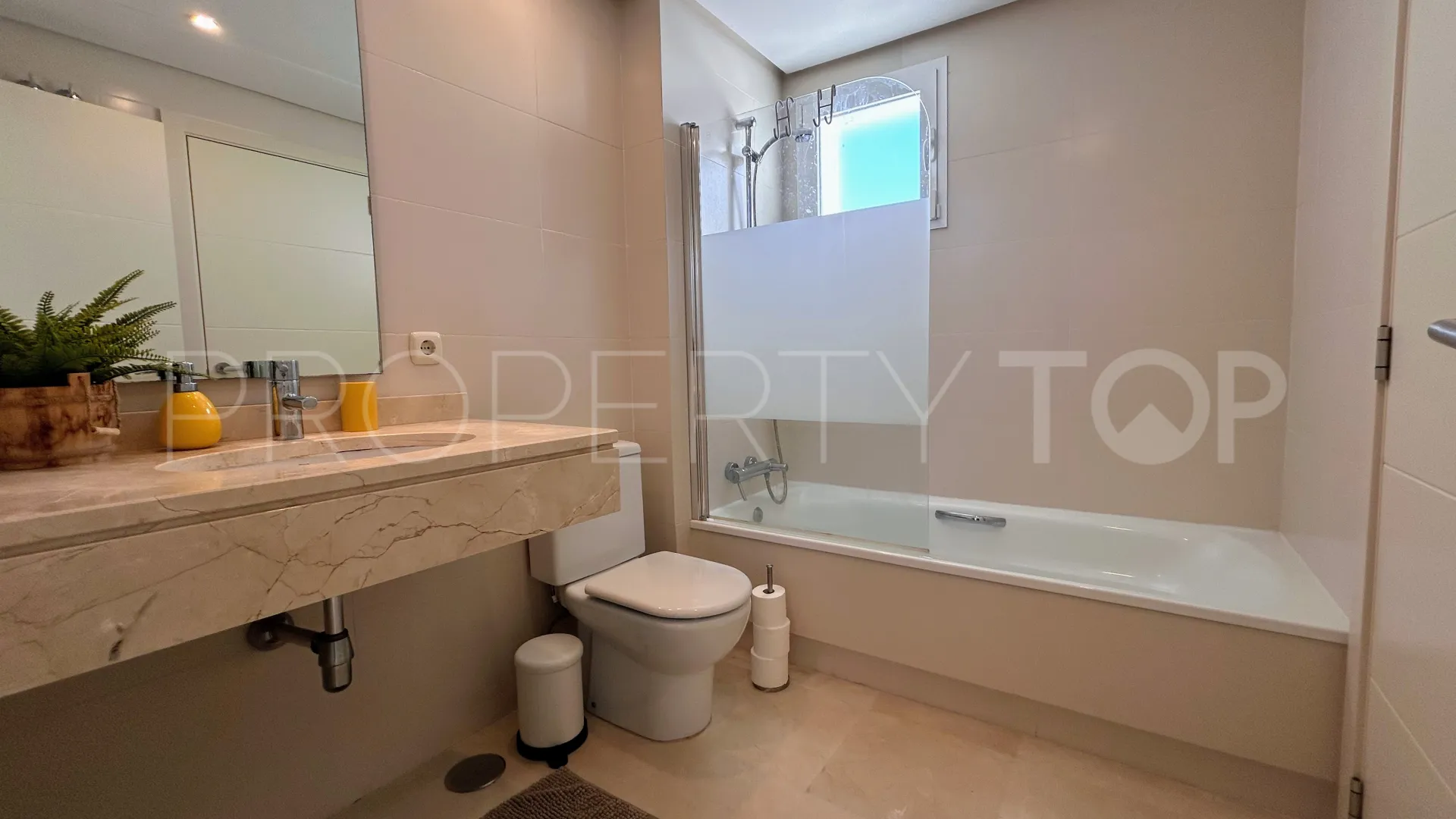 Ático en venta en Alcazaba Lagoon de 2 dormitorios