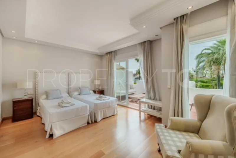 Adosado en venta con 4 dormitorios en Costalita del Mar