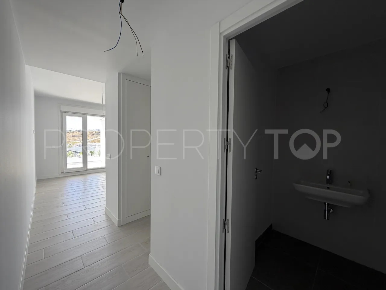 For sale apartment in Estepona Town with 3 bedrooms