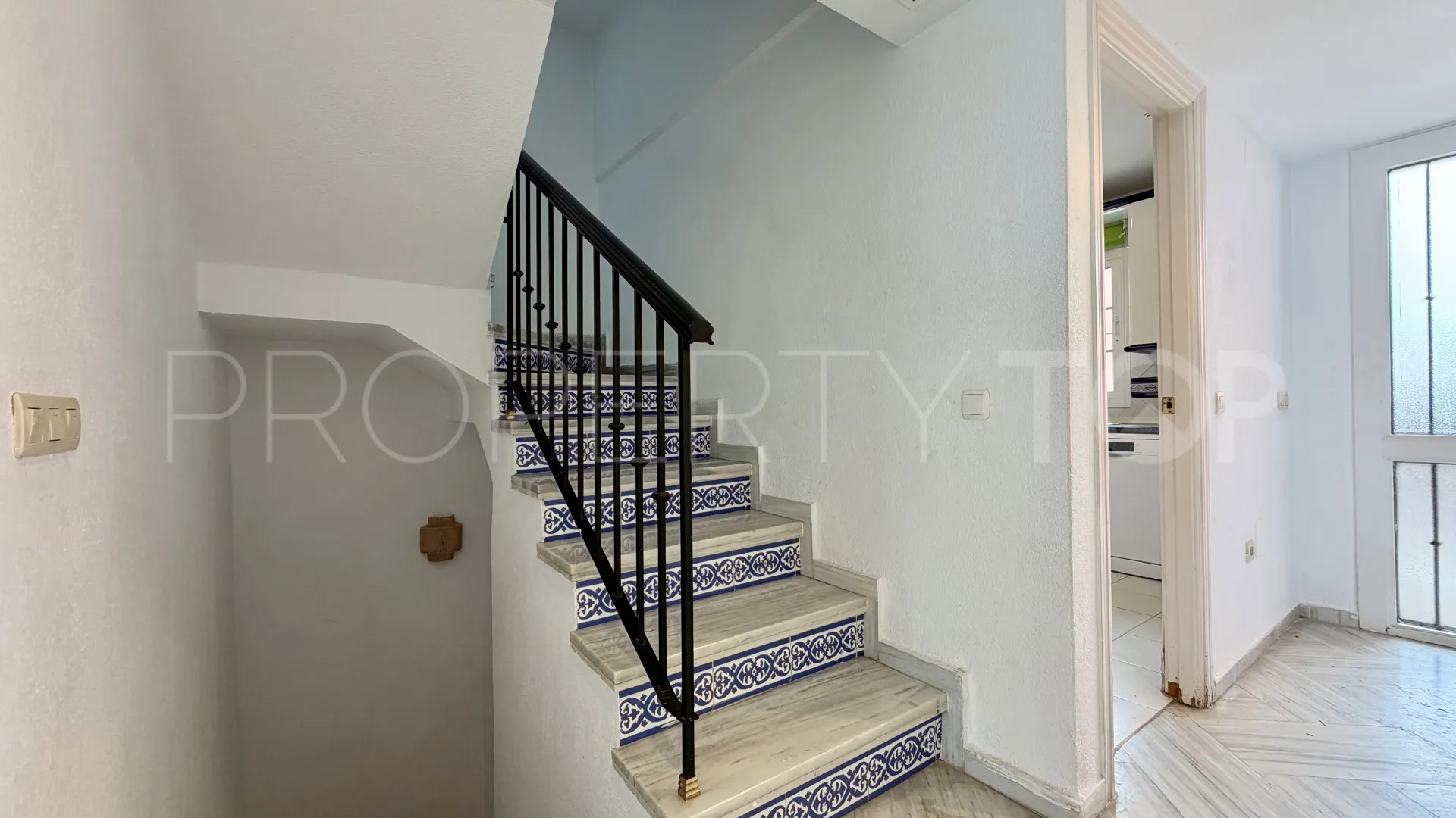 2 bedrooms town house in Garden Beach for sale