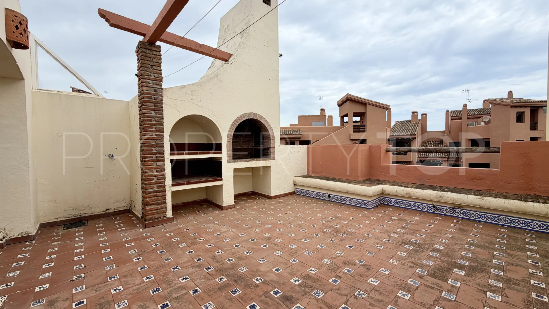 2 bedrooms town house in Garden Beach for sale