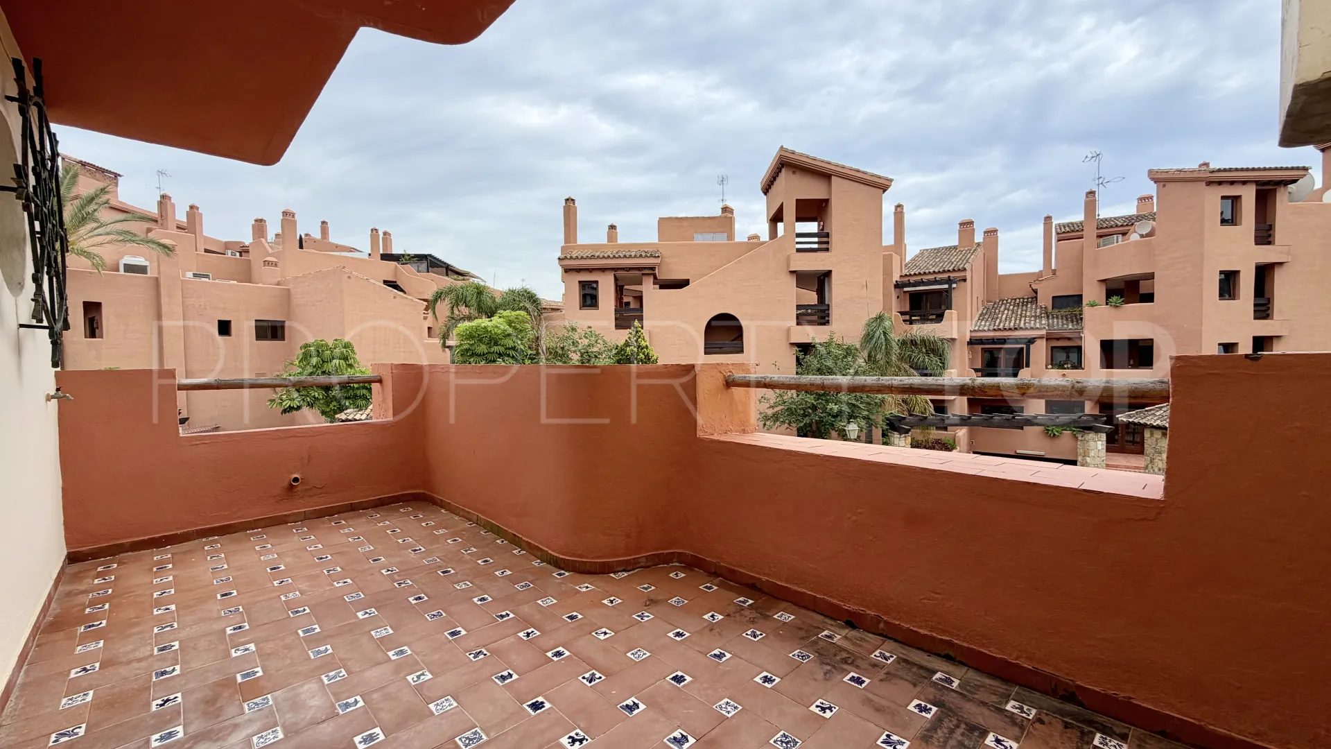 2 bedrooms town house in Garden Beach for sale