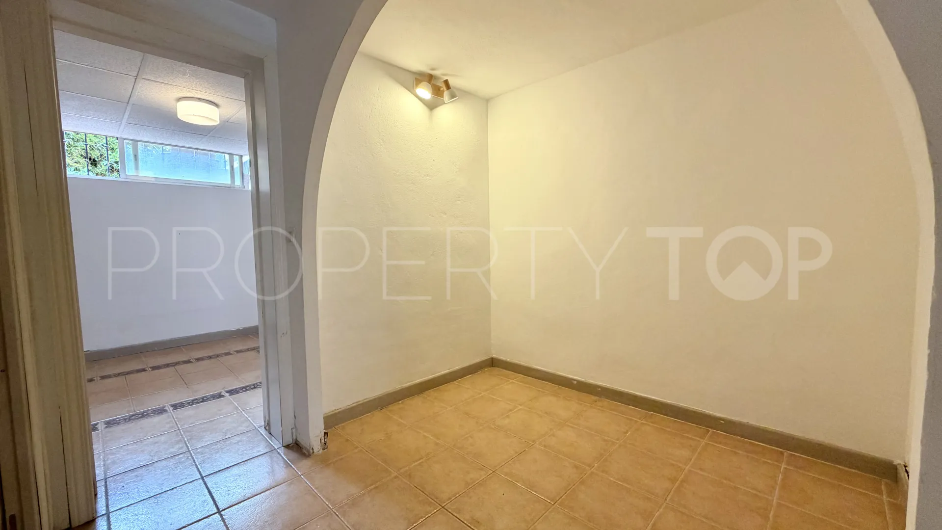 2 bedrooms town house in Garden Beach for sale