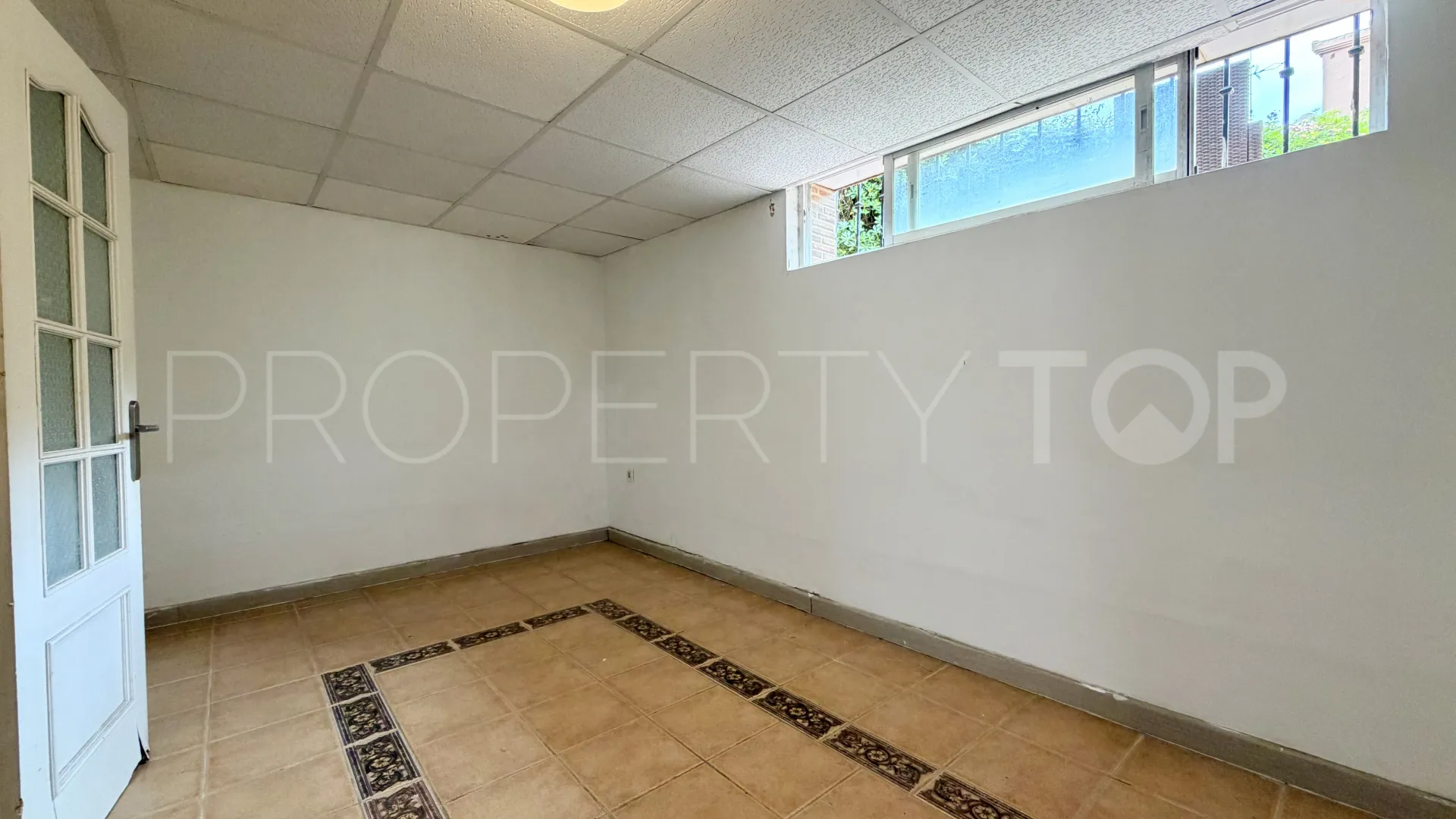 2 bedrooms town house in Garden Beach for sale