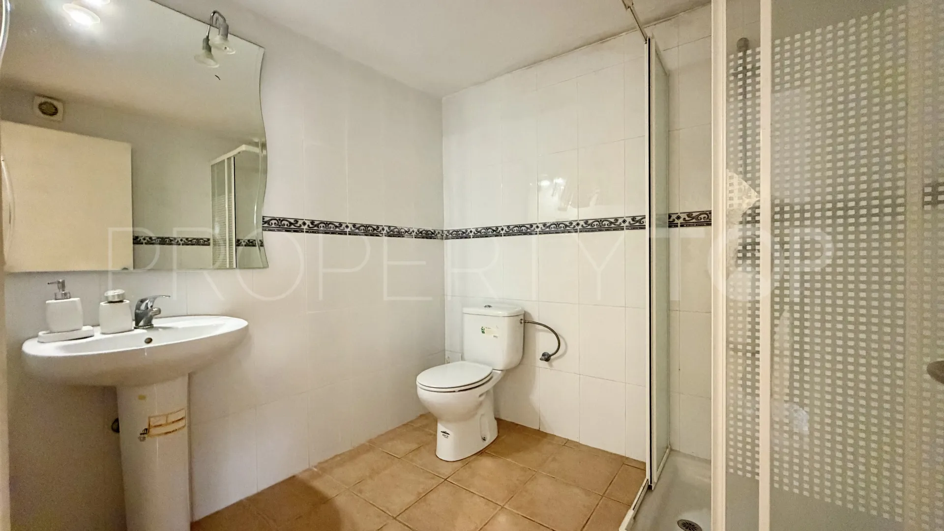 2 bedrooms town house in Garden Beach for sale