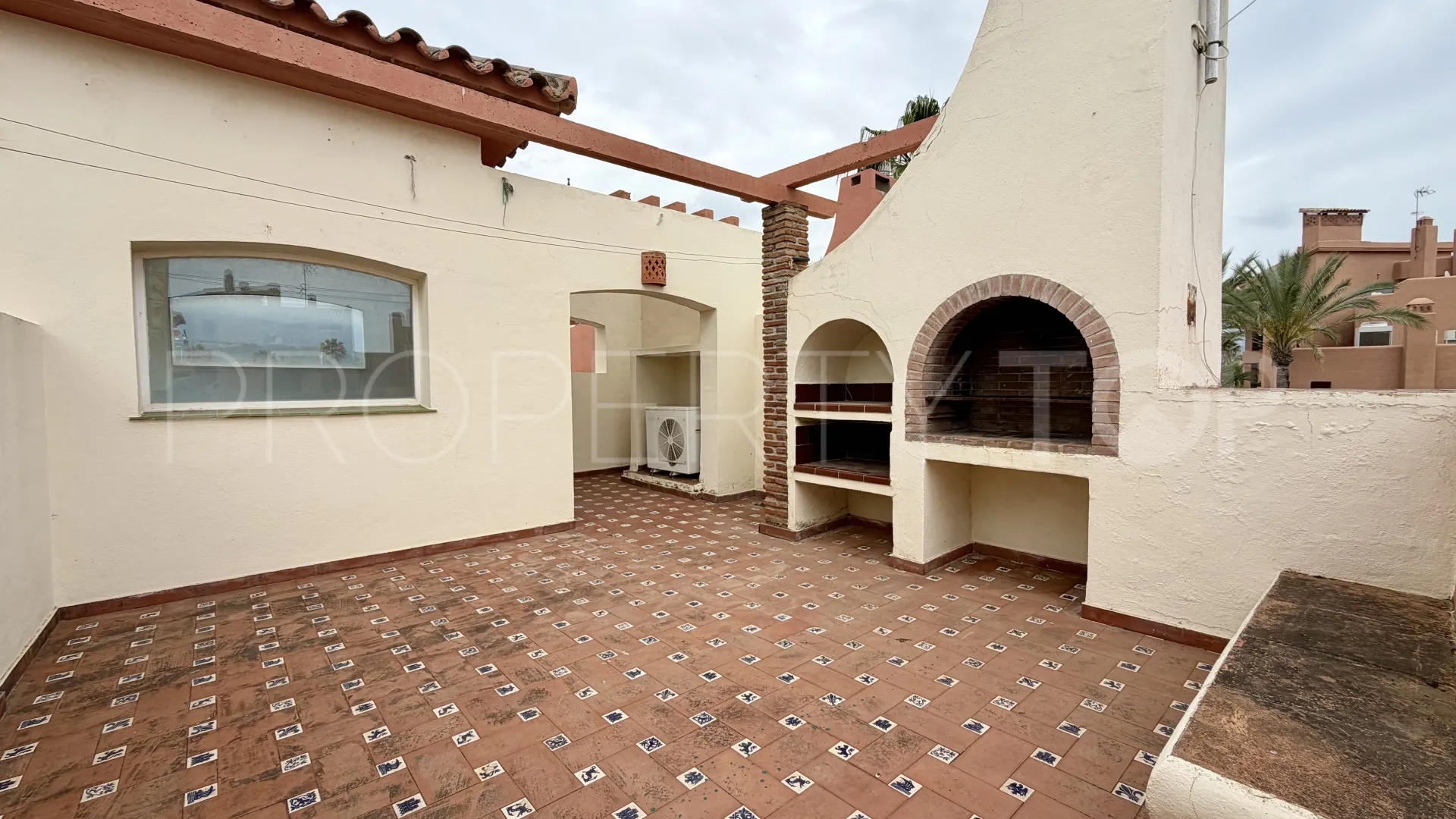 2 bedrooms town house in Garden Beach for sale
