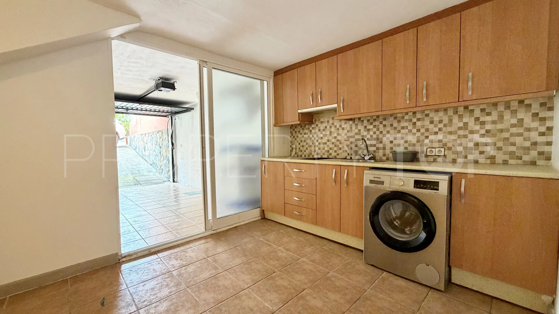 2 bedrooms town house in Garden Beach for sale