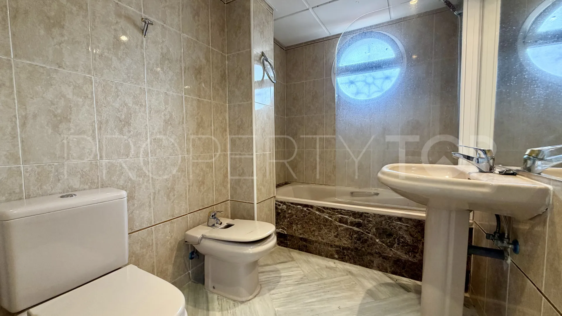 2 bedrooms town house in Garden Beach for sale