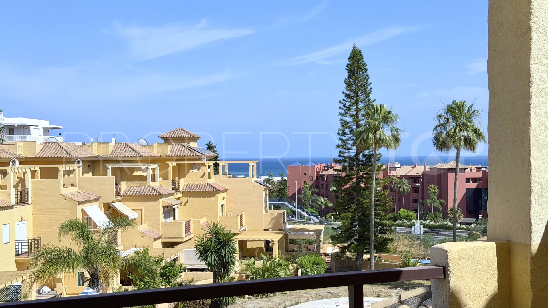 For sale town house in Cancelada