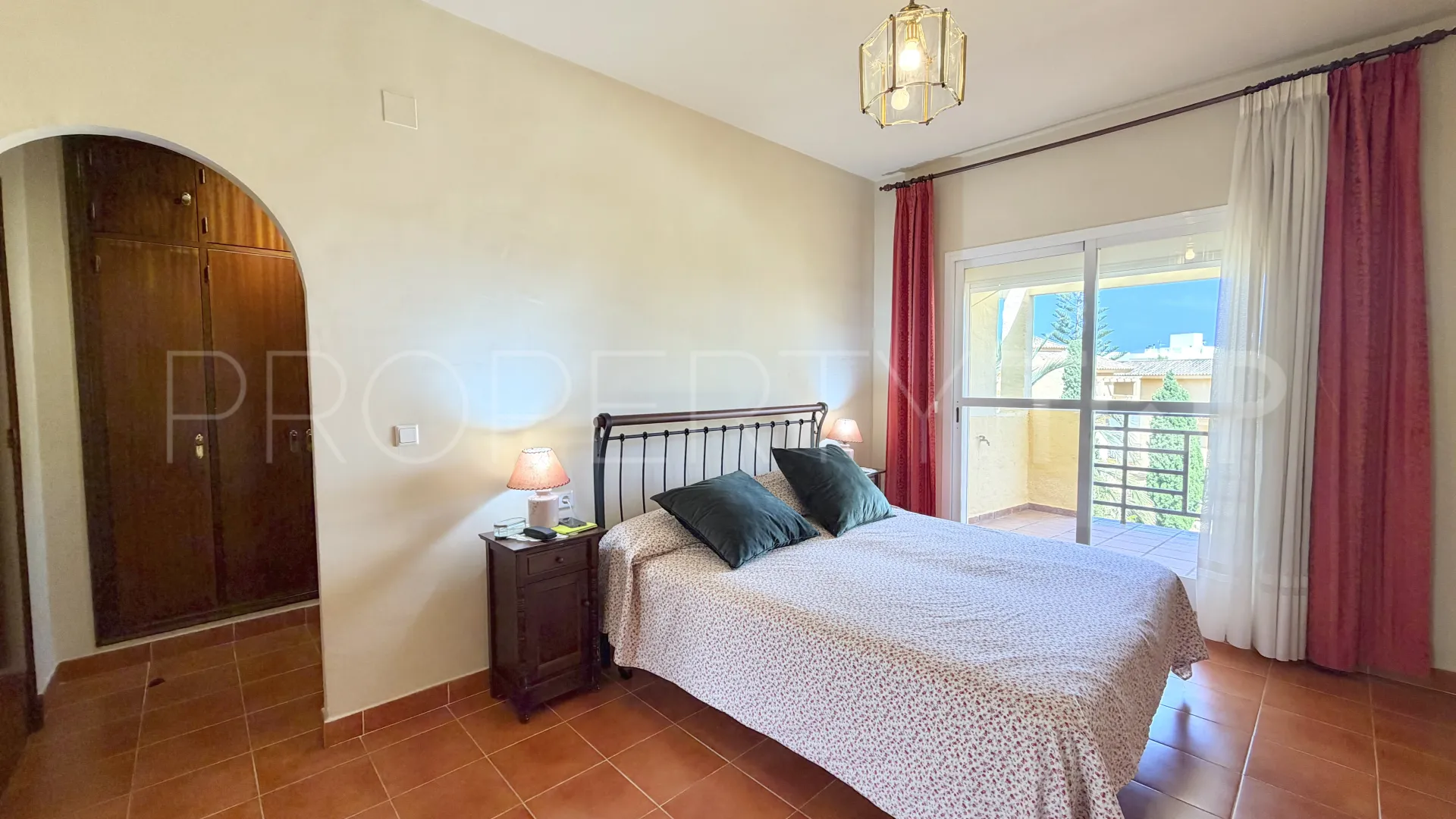 For sale town house in Cancelada