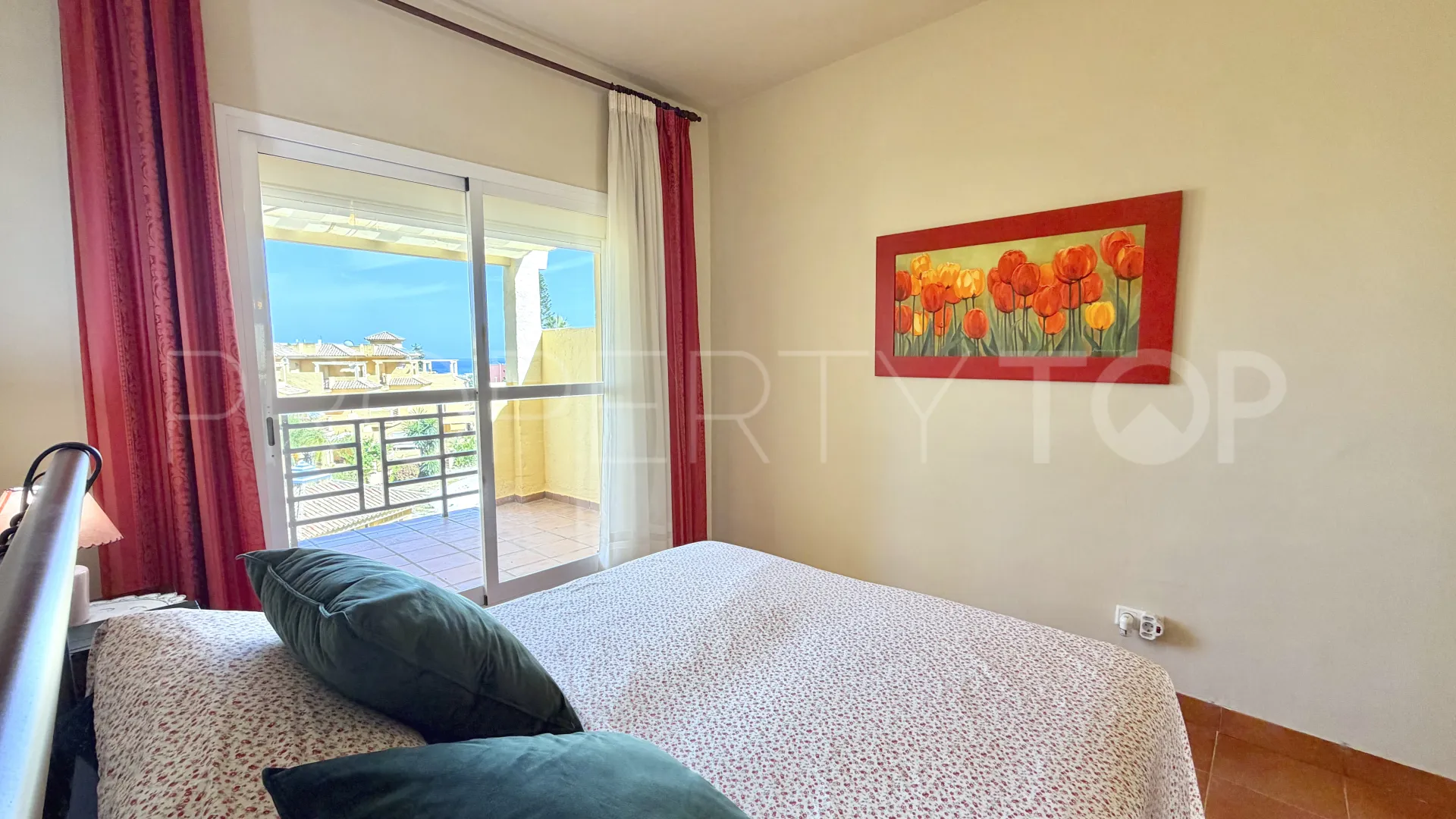 For sale town house in Cancelada