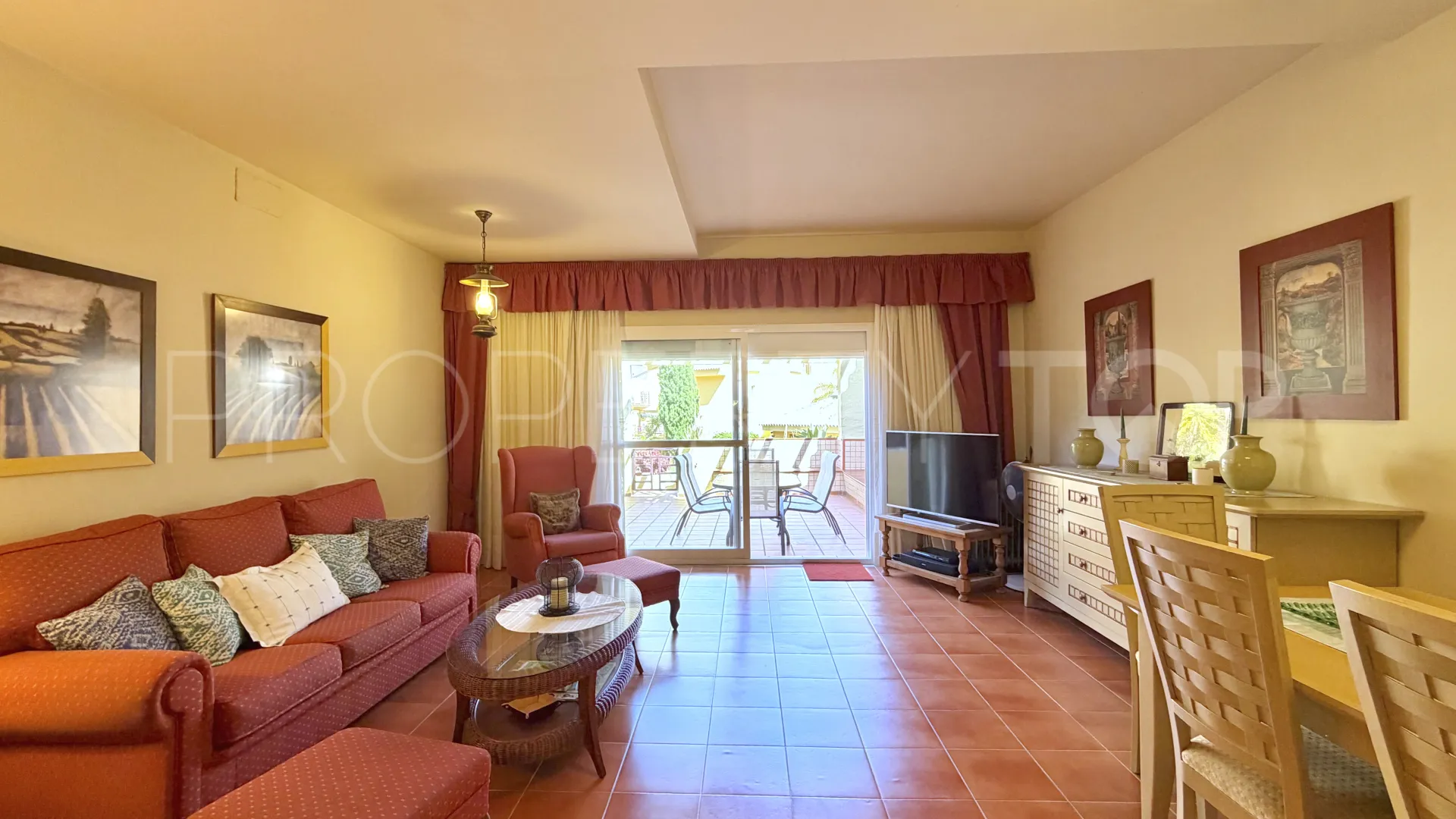 For sale town house in Cancelada
