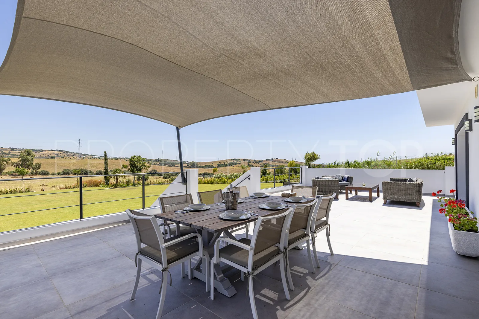 Villa for sale in Casares