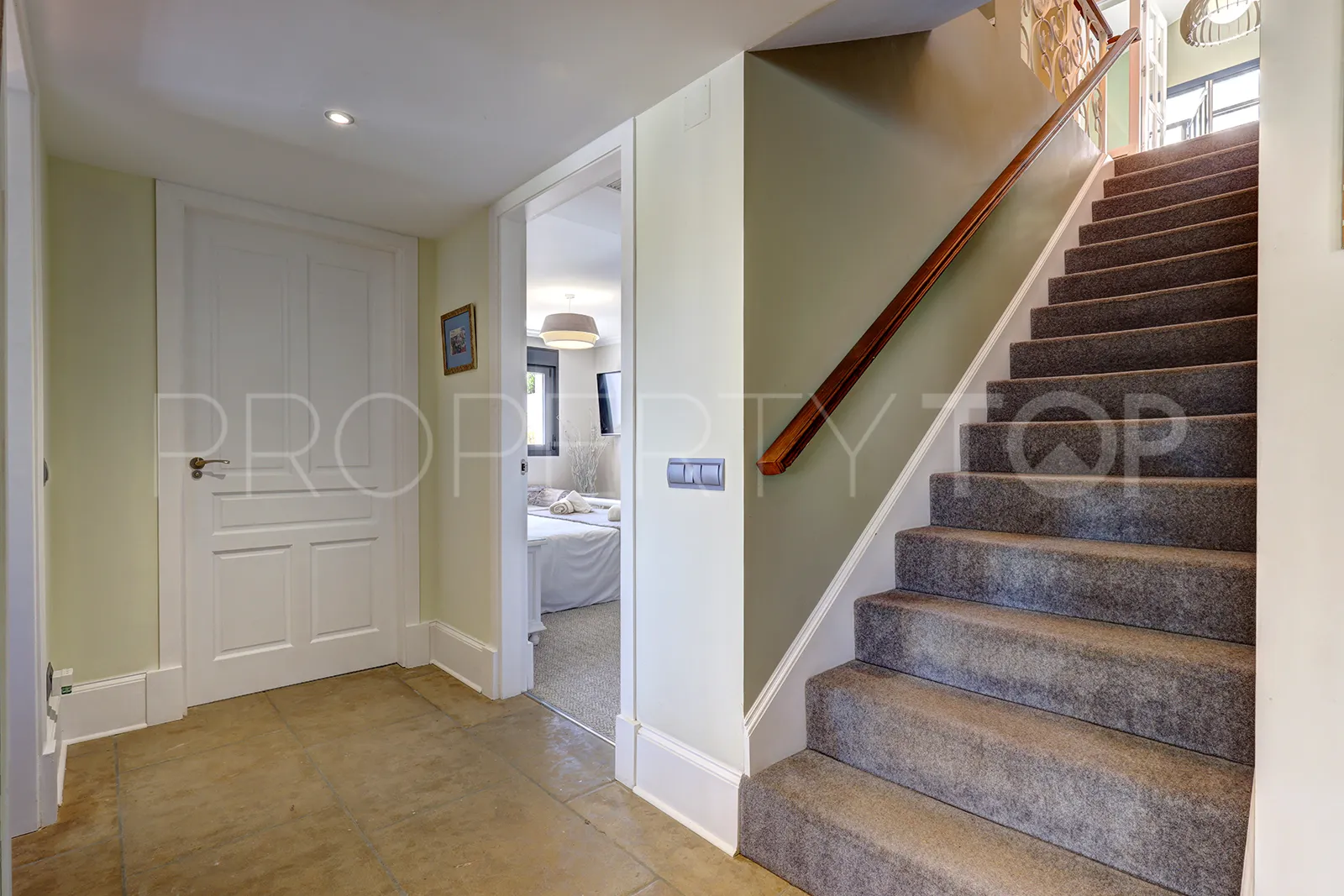Villa for sale in Casares