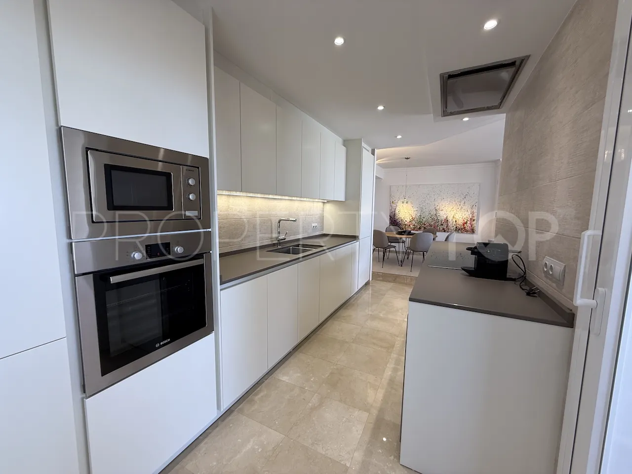 Se vende apartamento en La Mairena de 3 dormitorios