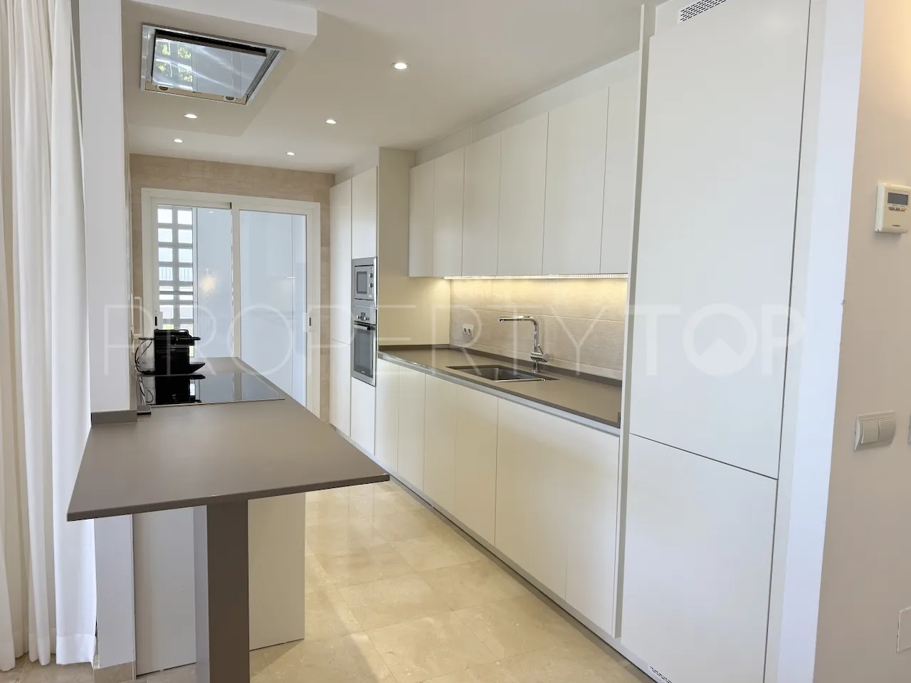 Se vende apartamento en La Mairena de 3 dormitorios
