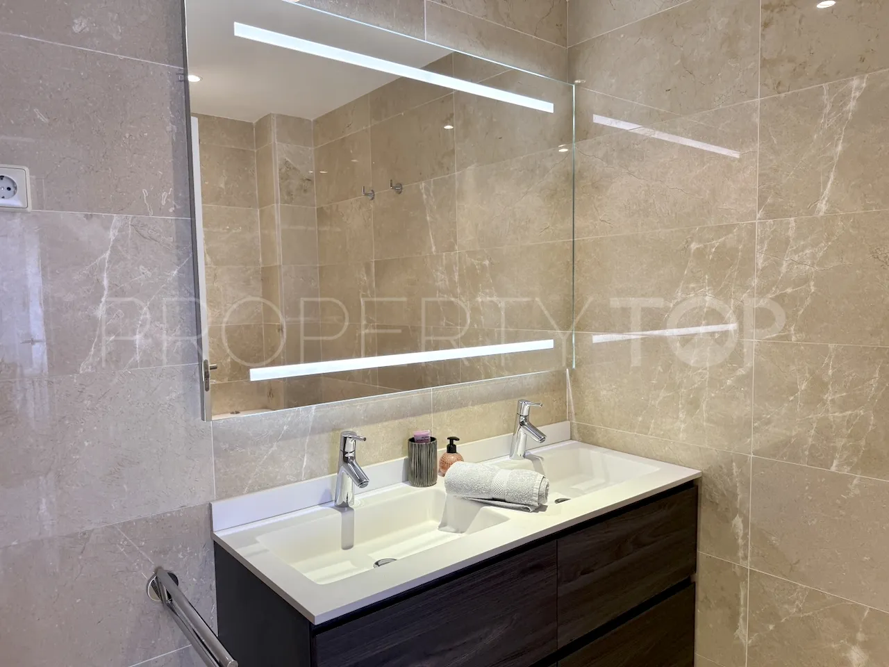 Se vende apartamento en La Mairena de 3 dormitorios