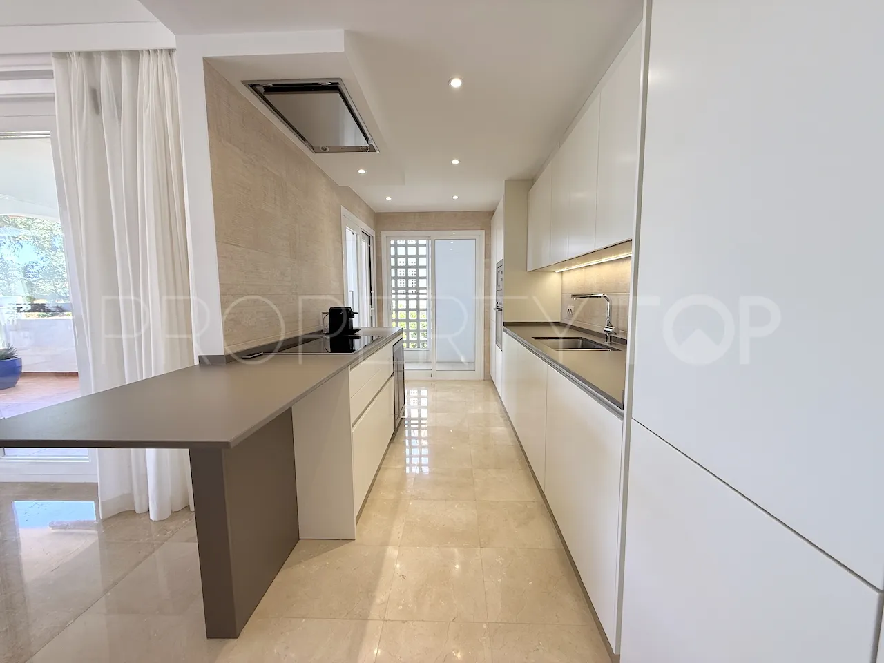 Se vende apartamento en La Mairena de 3 dormitorios