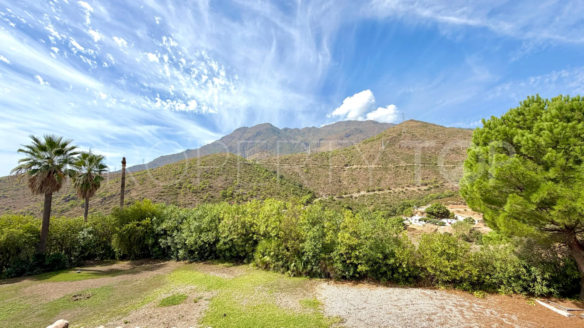 4 bedrooms villa in Los Reales - Sierra Estepona for sale