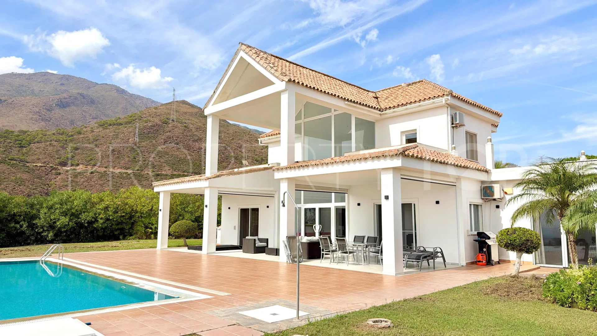 4 bedrooms villa in Los Reales - Sierra Estepona for sale