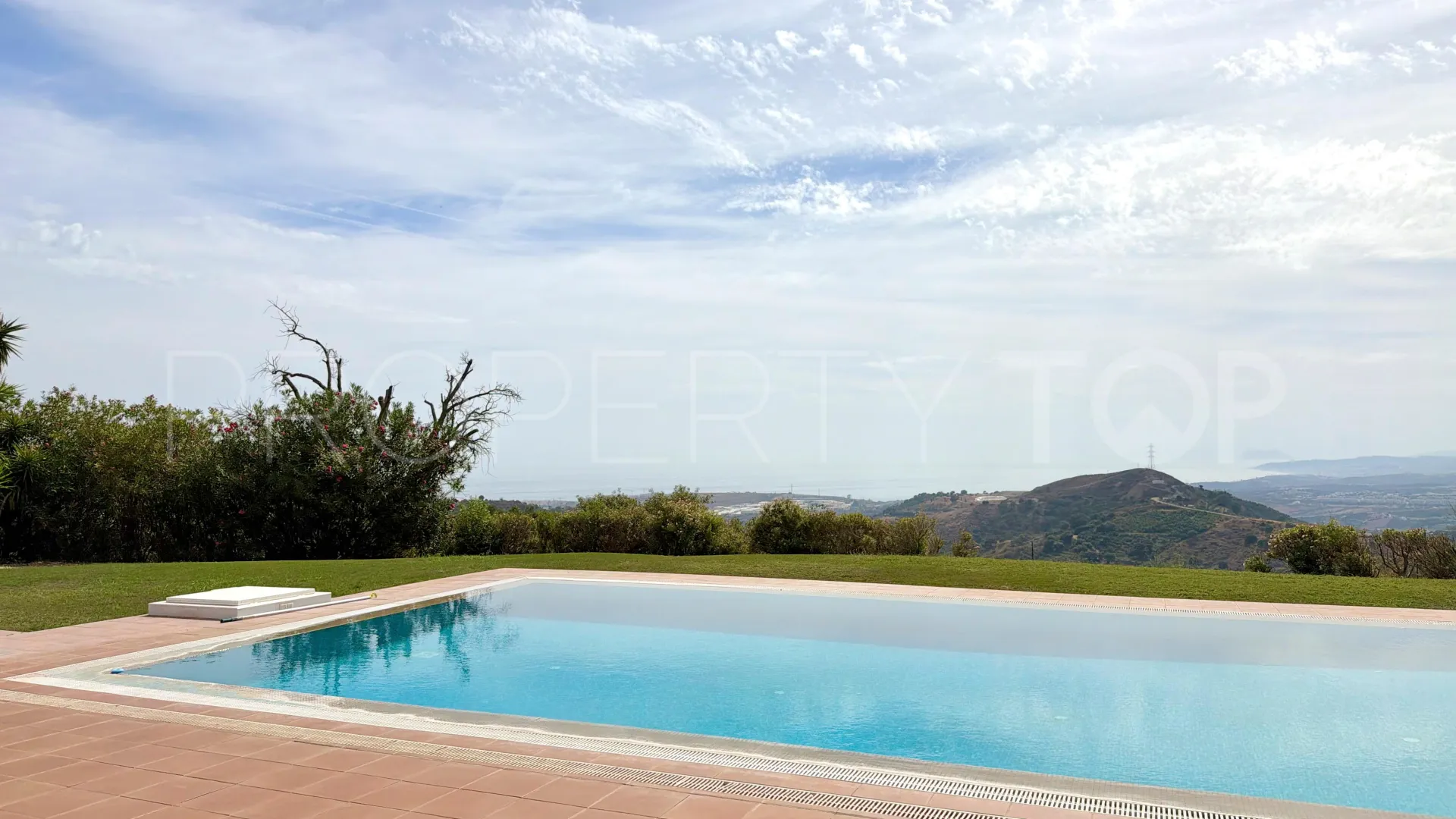 4 bedrooms villa in Los Reales - Sierra Estepona for sale