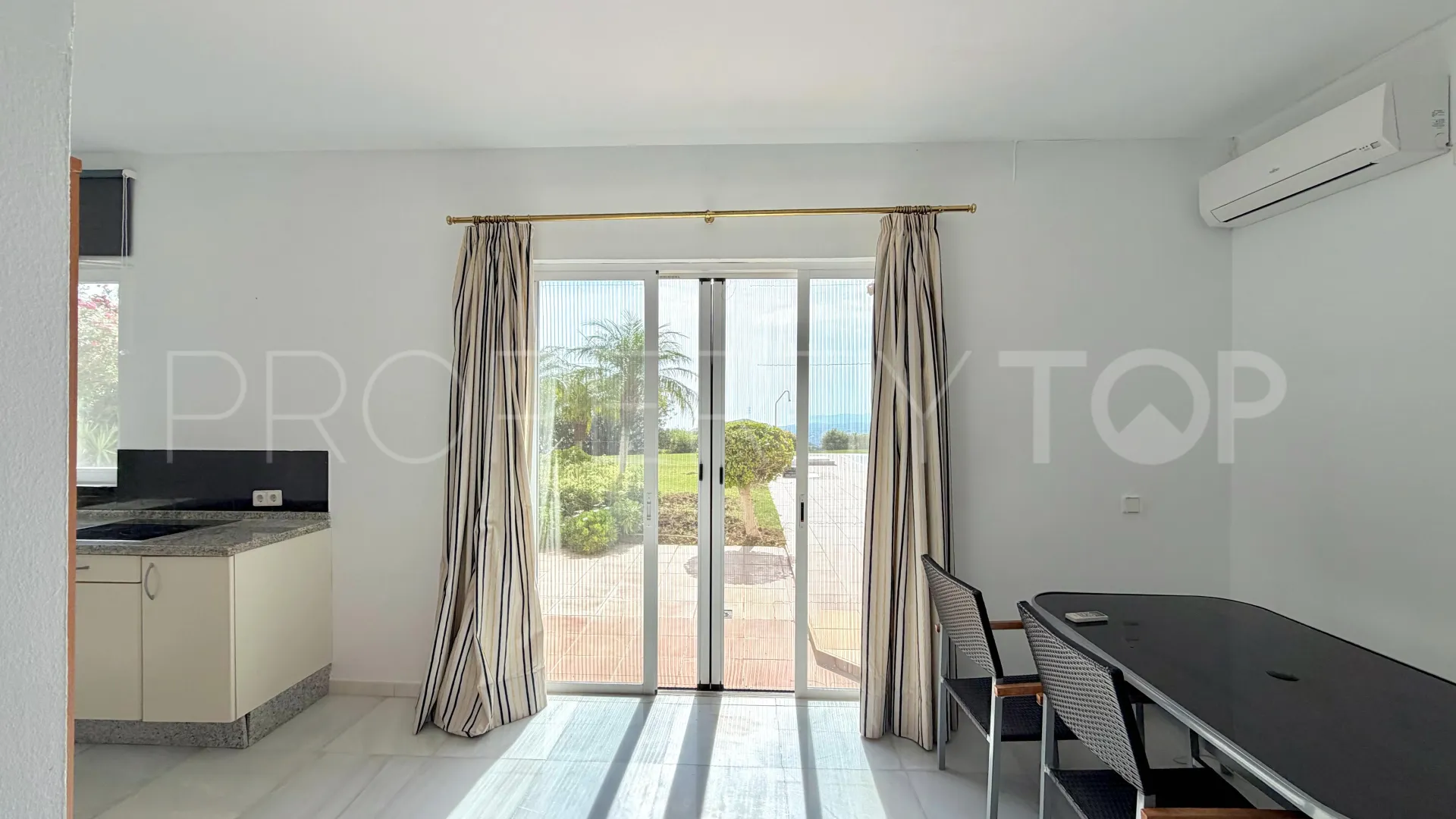 4 bedrooms villa in Los Reales - Sierra Estepona for sale