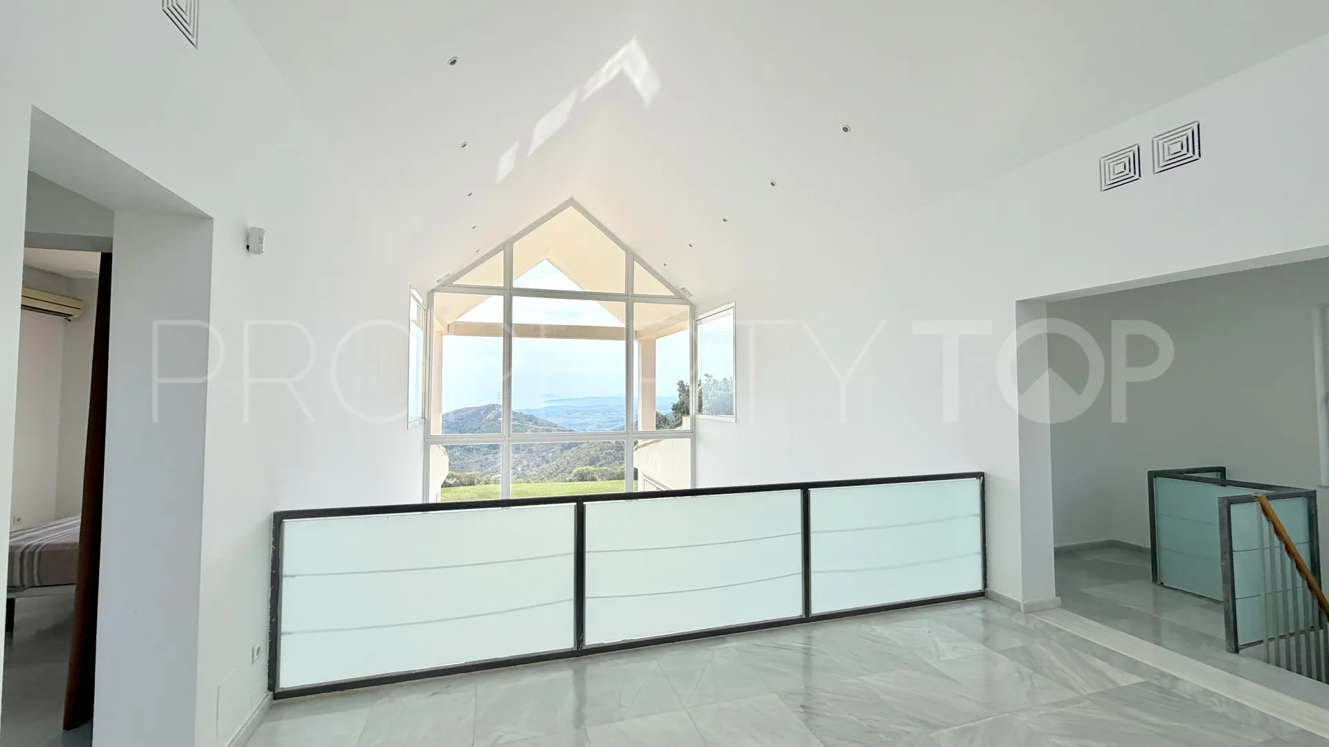 4 bedrooms villa in Los Reales - Sierra Estepona for sale