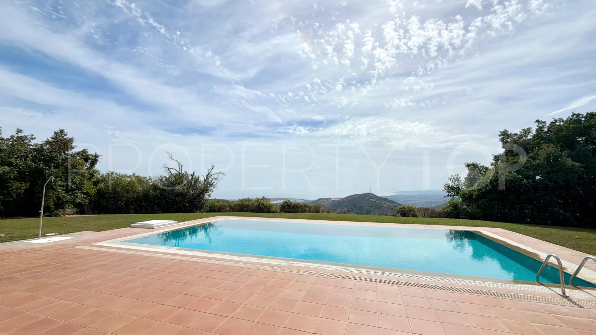 4 bedrooms villa in Los Reales - Sierra Estepona for sale