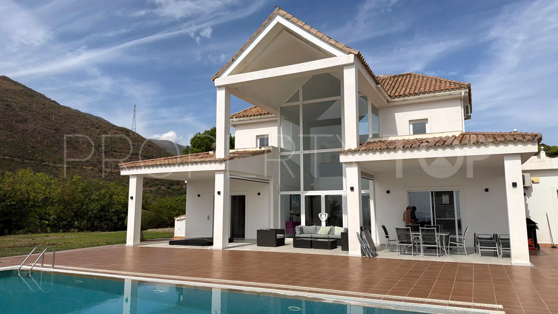 4 bedrooms villa in Los Reales - Sierra Estepona for sale