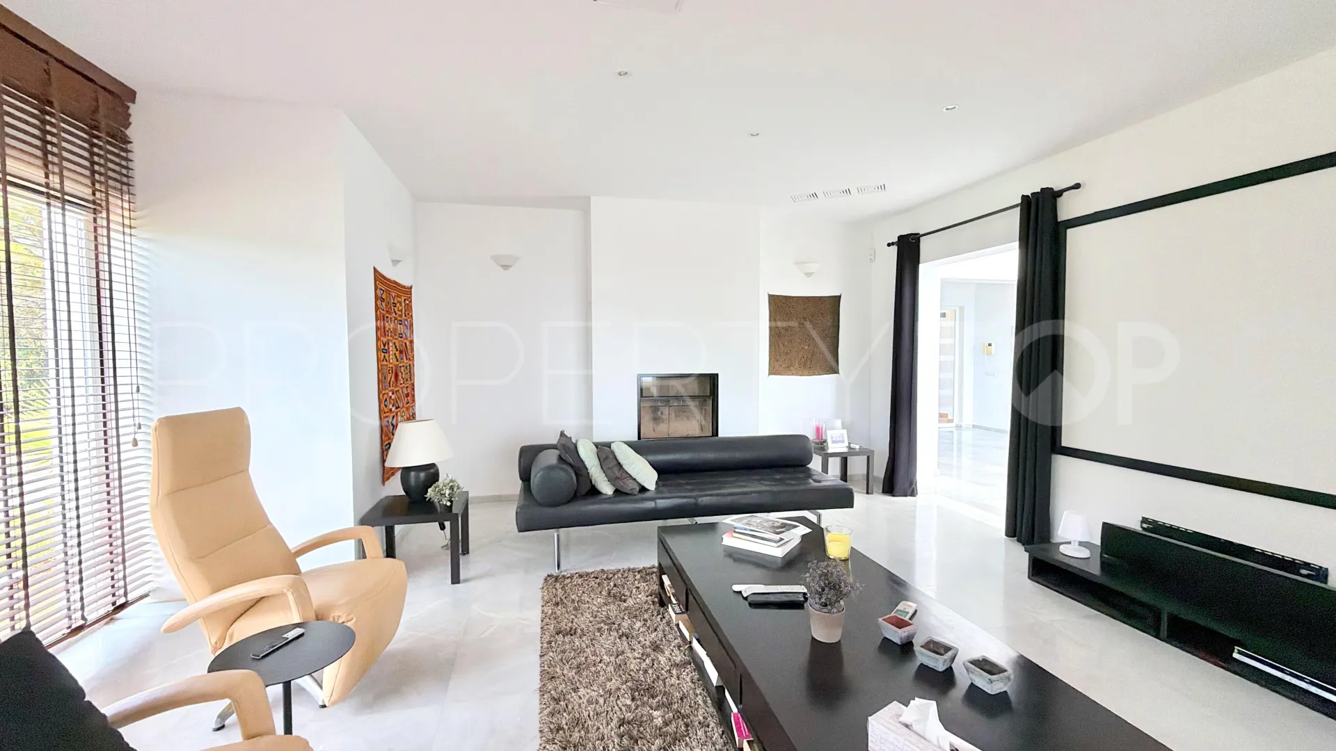 4 bedrooms villa in Los Reales - Sierra Estepona for sale