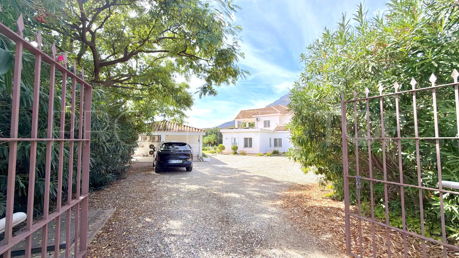 4 bedrooms villa in Los Reales - Sierra Estepona for sale
