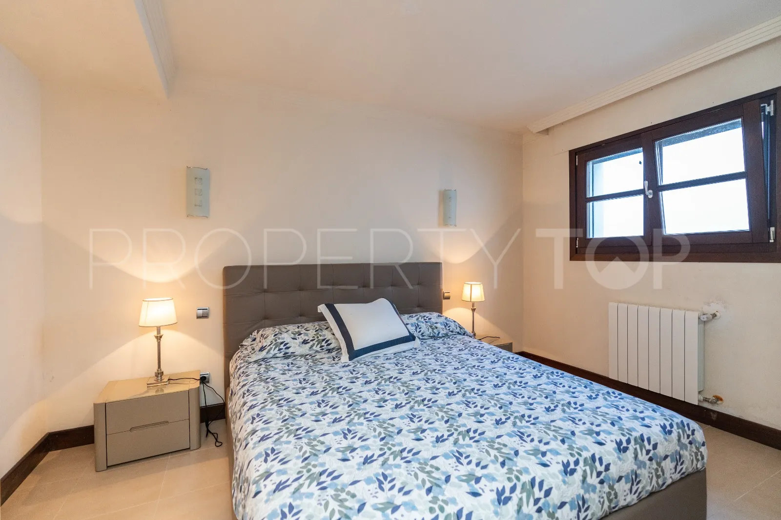 5 bedrooms villa in El Paraiso for sale