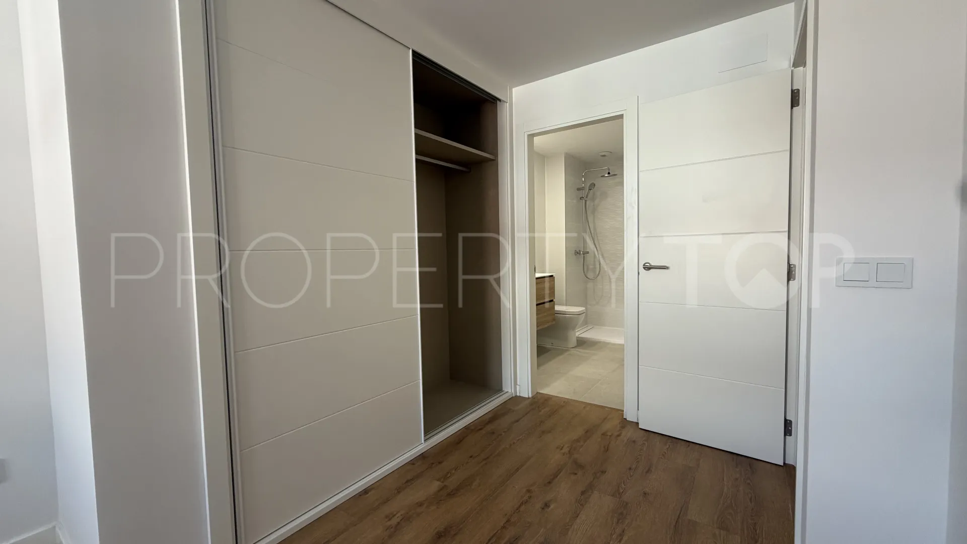 For sale apartment in Estepona Centre