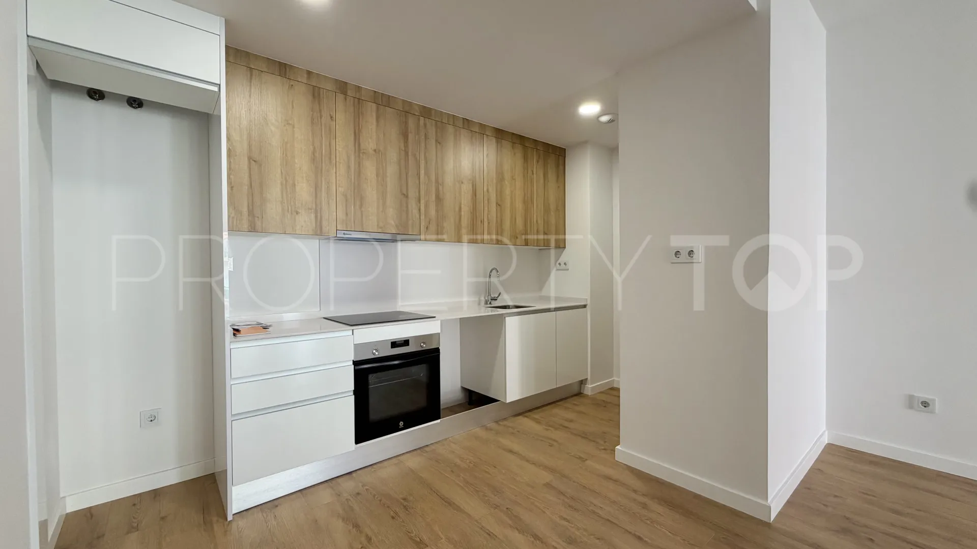 For sale apartment in Estepona Centre