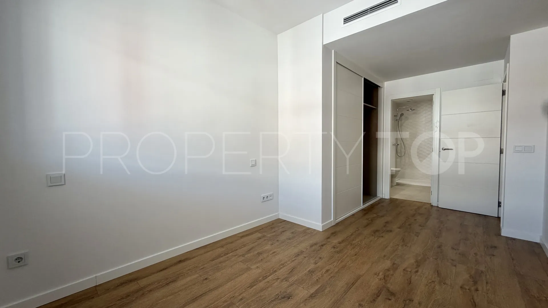 For sale apartment in Estepona Centre