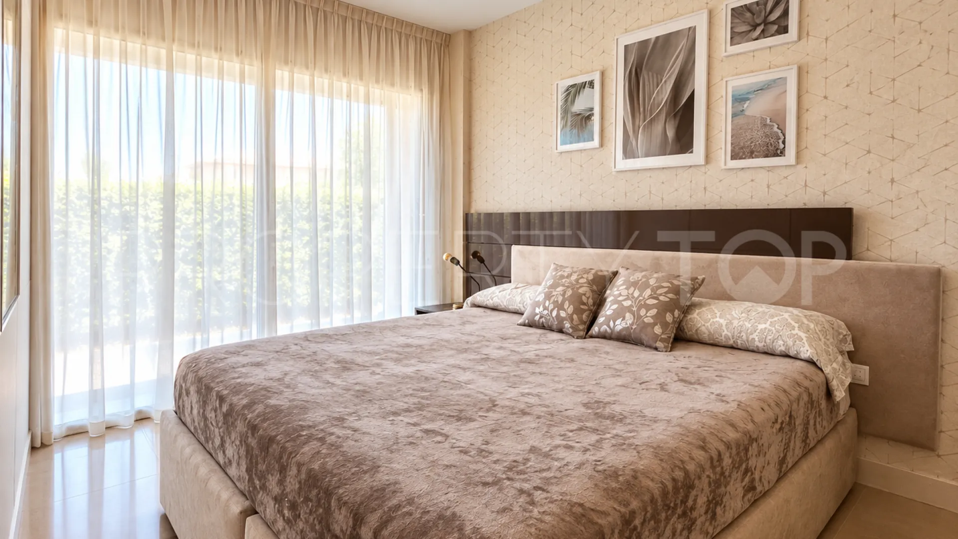 2 bedrooms ground floor apartment for sale in The Edge