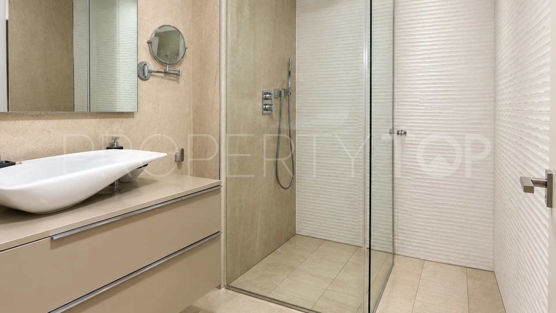2 bedrooms ground floor apartment for sale in The Edge