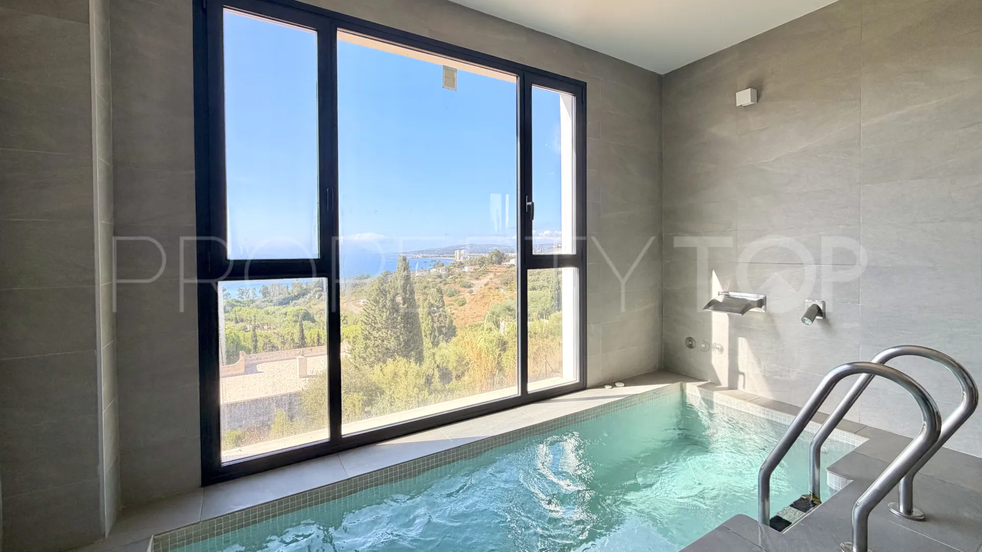 Duplex con 3 dormitorios en venta en Bahia de las Rocas