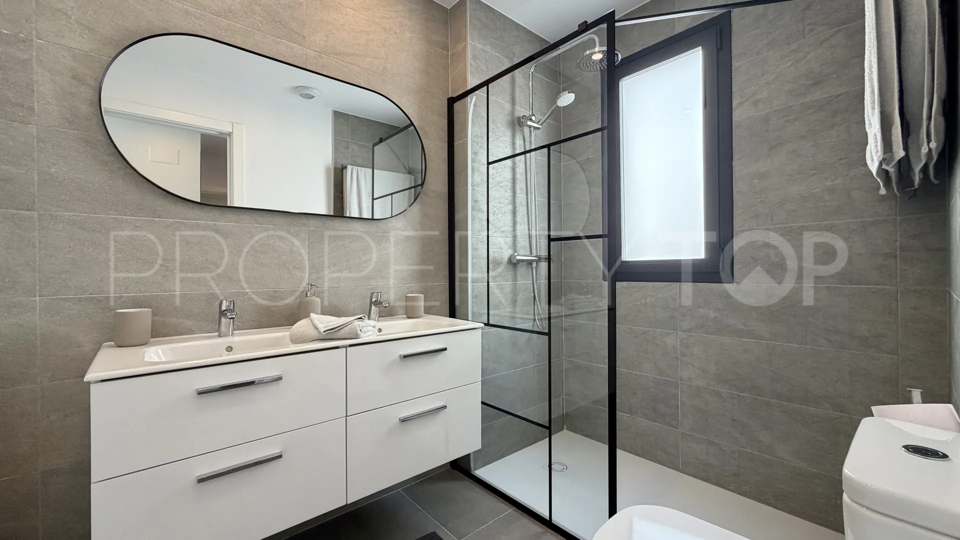Duplex con 3 dormitorios en venta en Bahia de las Rocas