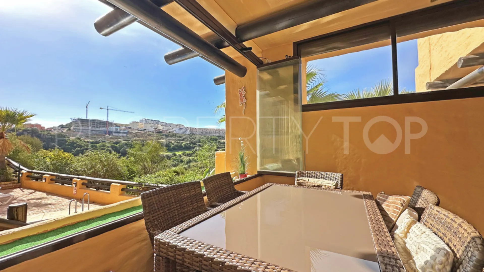 Coto Real apartment for sale