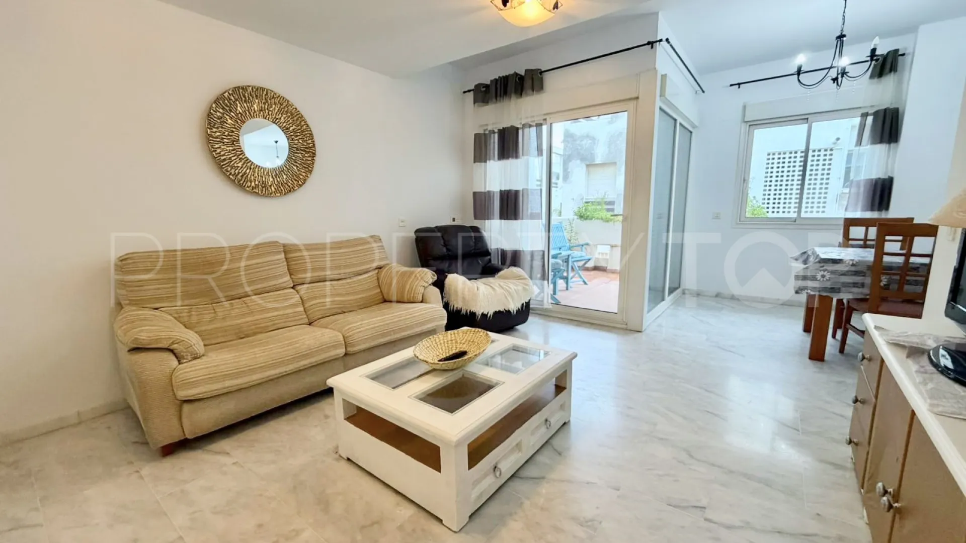 Comprar apartamento planta baja en Valle Romano con 3 dormitorios